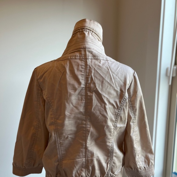 White House Black Market Women’s Khaki Tan Short Jacket Size 4 - Picture 6 of 8